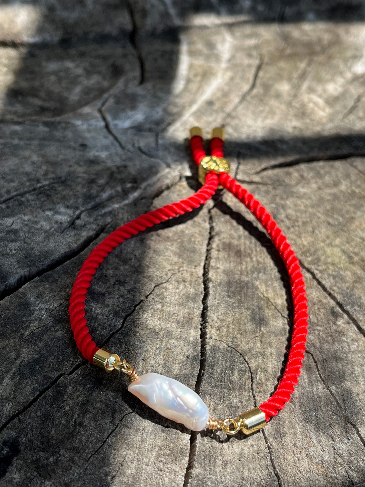 Pearl beaded bracelet Red - Kybalion Jewellery