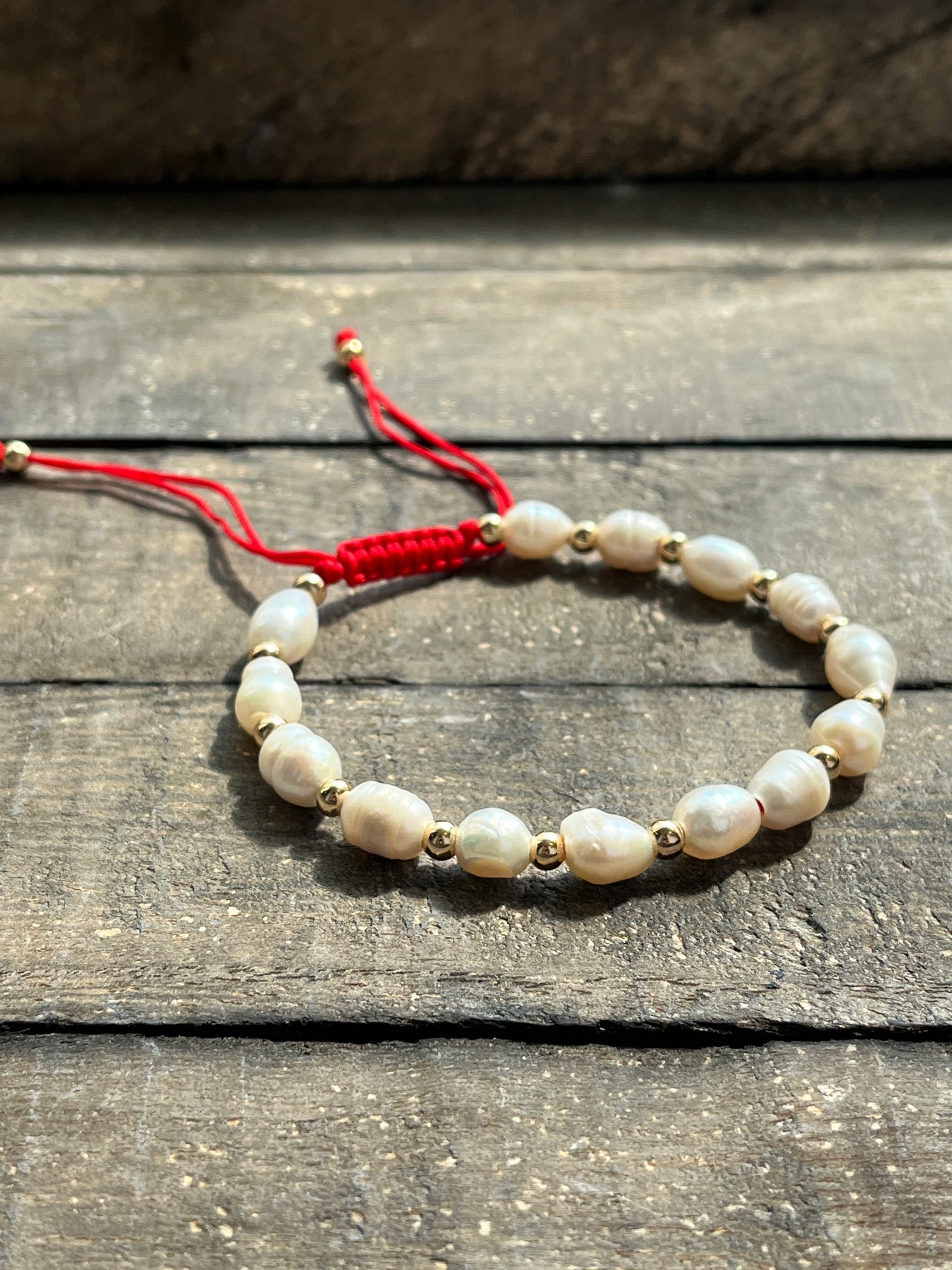 Pearl beaded bracelet Red - Kybalion Jewellery