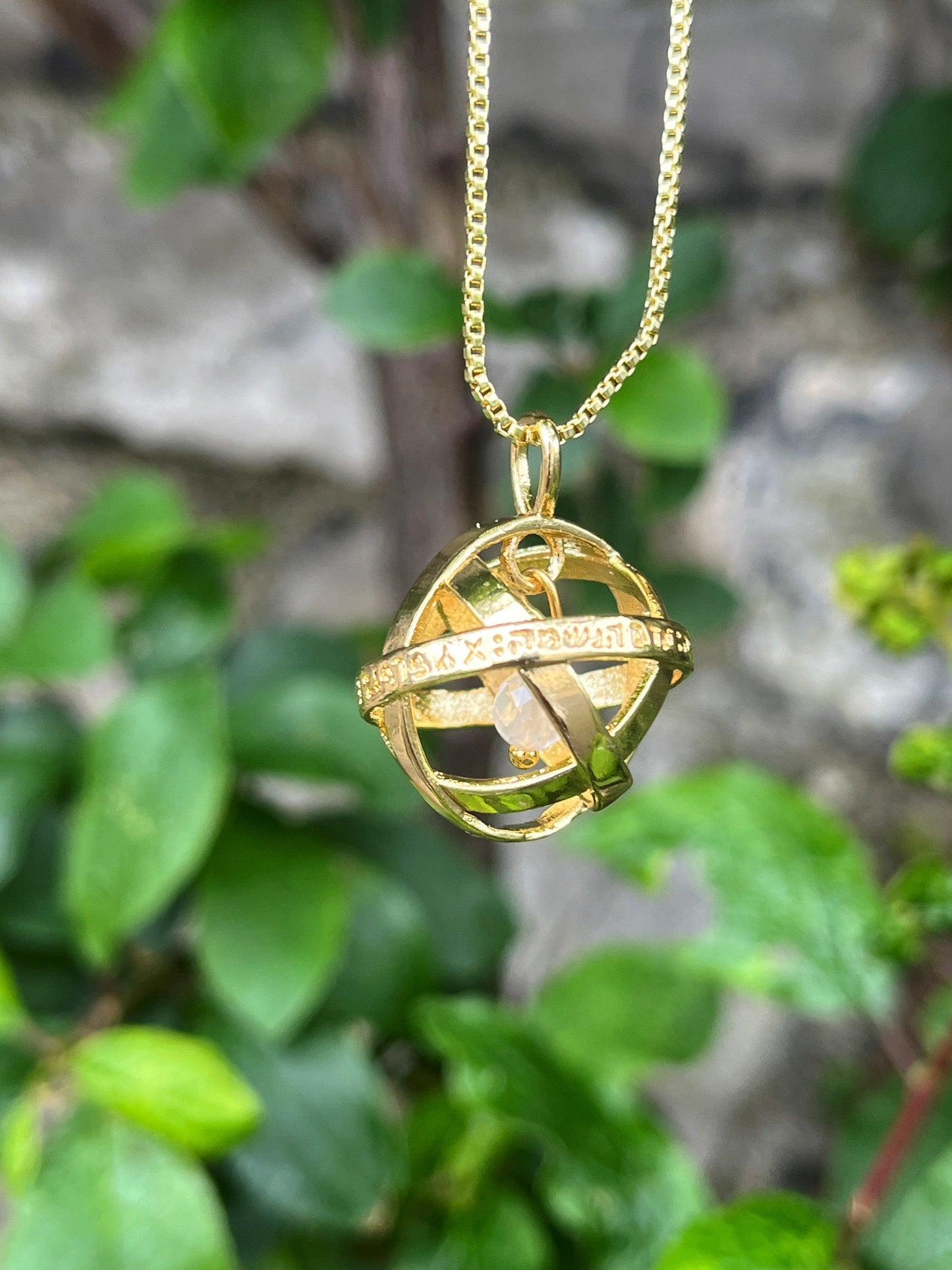 Genesa Crystal _ Manifesting Necklace - Kybalion Jewellery