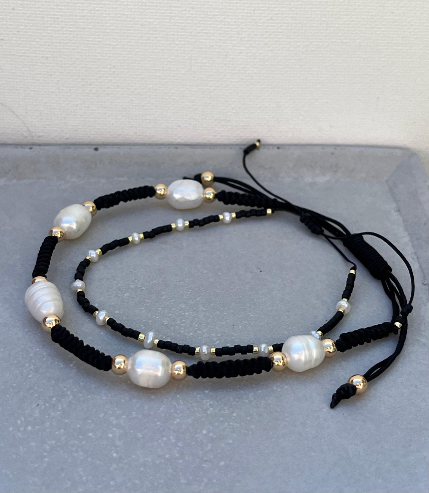 Pearl bead bracelet Black - Kybalion Jewellery