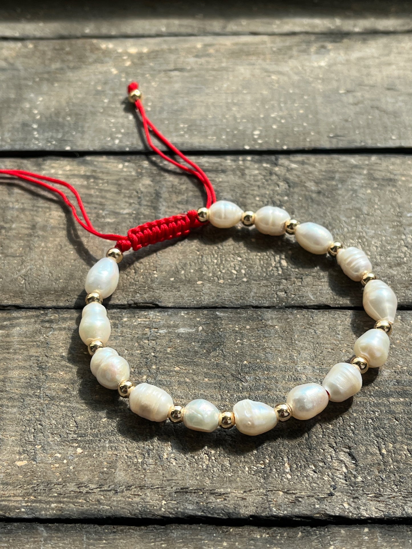 Pearl beaded bracelet Red - Kybalion Jewellery